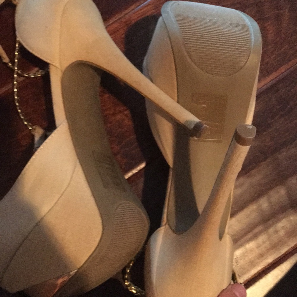 Never worn, 8.5 - Picture 3 of 3